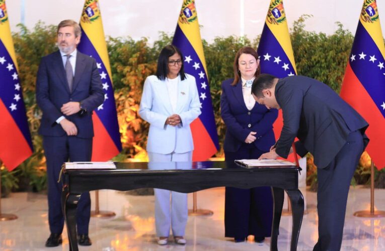 Pdvsa y ENI firman acuerdos para ampliar operaciones