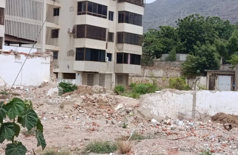 Demolición del Centro América causó daños en el Aguamarina