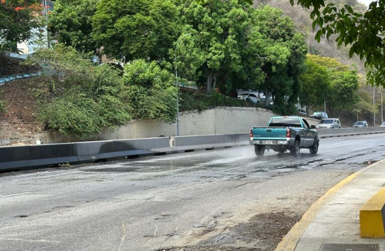 ¡SOS! La Guaira está rodeada de excretas por todas partes