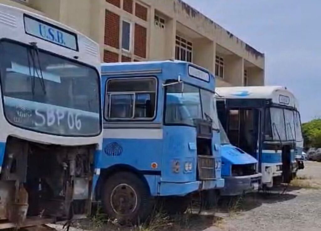 X683 Rda Bus Crisis de transporte en la USB Litoral - Diario La Verdad de Vargas