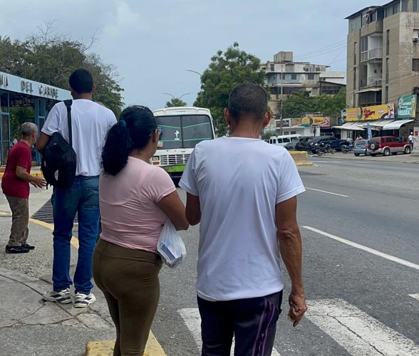 El calvario de los pasajeros en horas pico