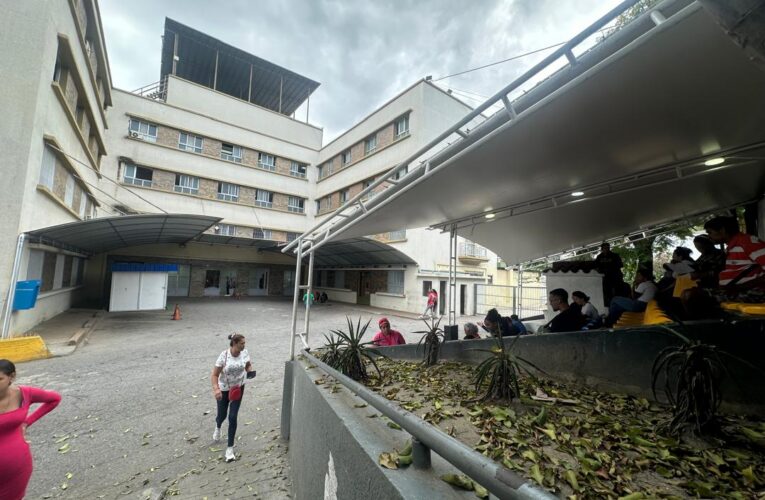 Le amputarán la pierna en el Seguro y deben comprar hasta el alcohol