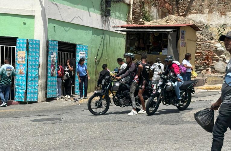 Mototaxista de La Pachano le pide prudencia a los más jóvenes en las vías