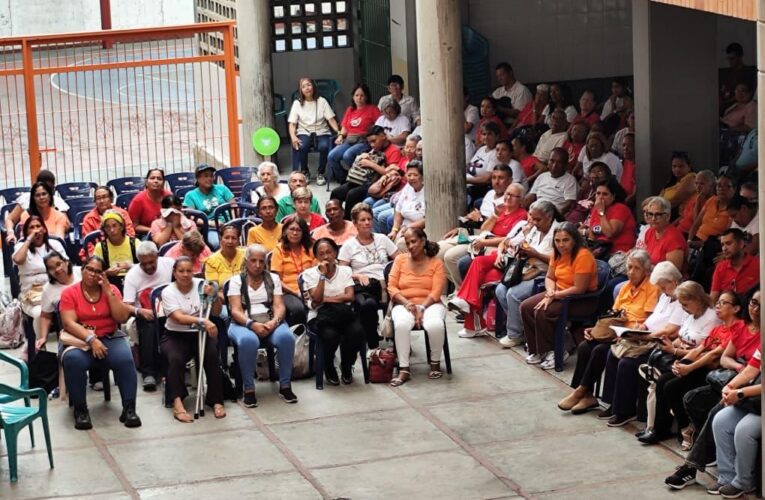 Fieles de la zona Catia la Mar celebraron Pentecostés