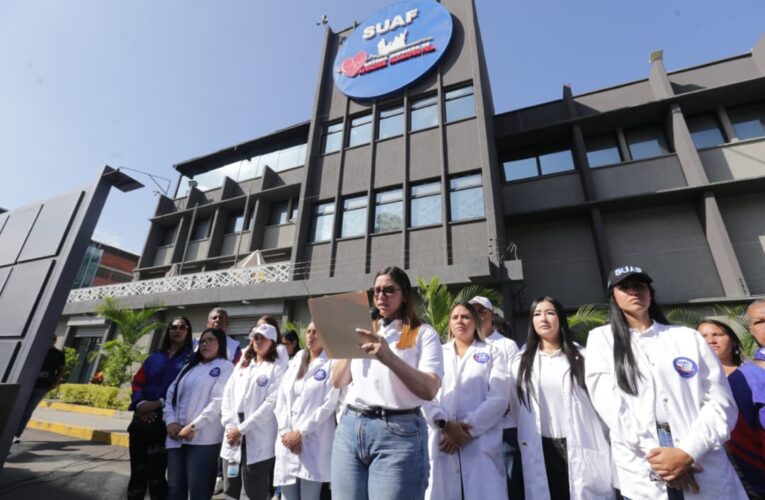 SUAF protesta porque burócratas frenan la entrada de fármacos