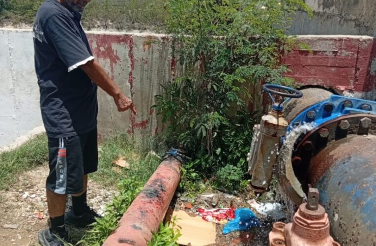 Miles de litros de agua se pierden por empacadura dañada en Naiguatá
