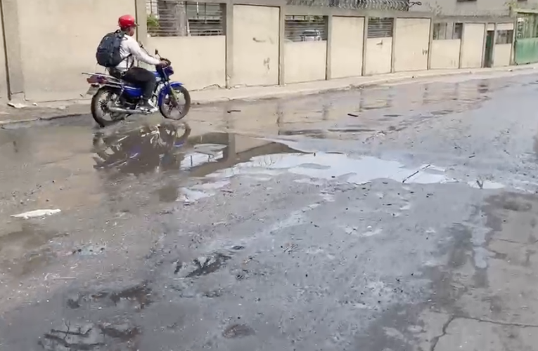 Se despilfarran cientos de litros de agua en Marapa El Piache