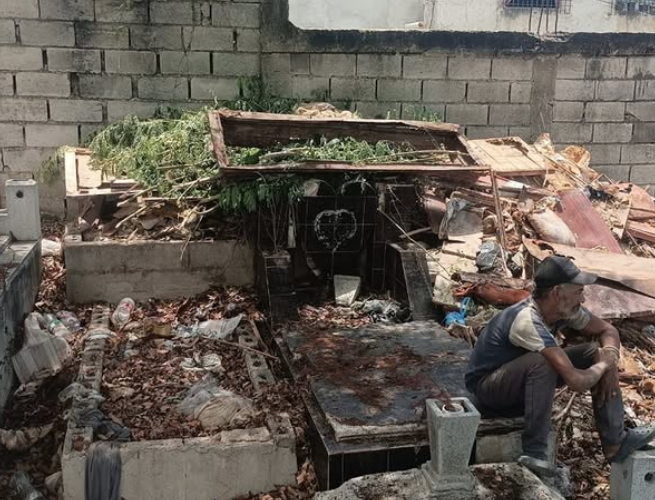 Alcalde Suárez limpie el cementerio de Pariata