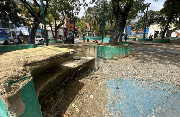 En franco deterioro plaza Los Maestros