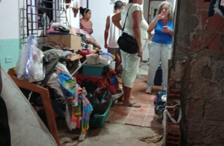 5 casas dañadas por rotura de tanque