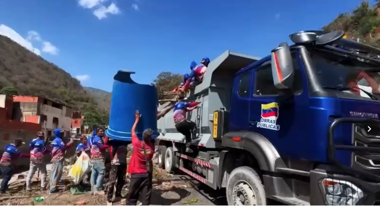 Retiran desechos de la Curucutí