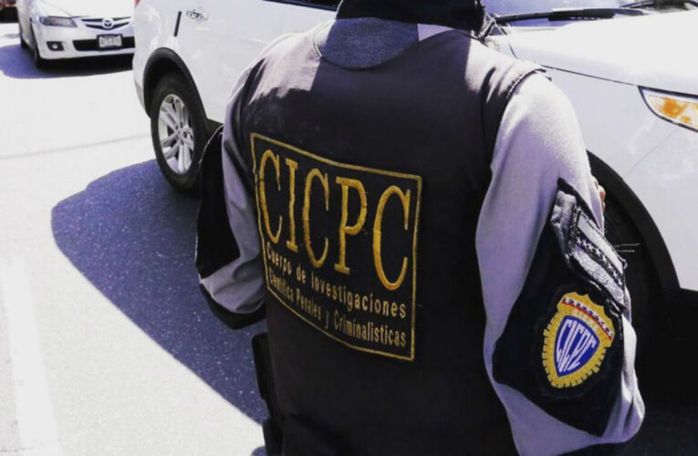 Madre y padrastro habrían inducido a una adolescente a que se quitara la vida