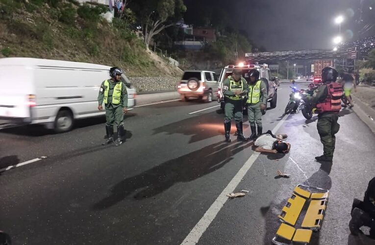 Muere motorizado en la autopista