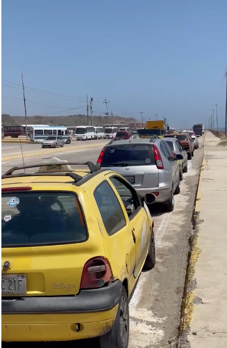 Taxistas solo reciben 40 litros de combustible cada 3 días