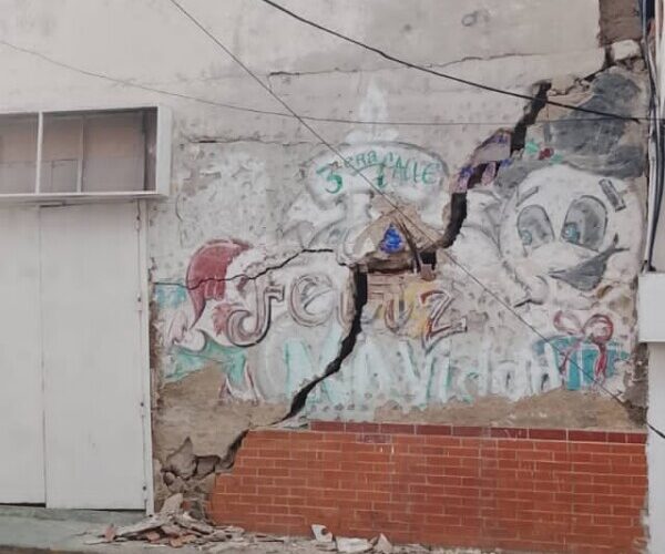 Edificio afectado amenaza con caerse y causar otra tragedia en Sorocaima