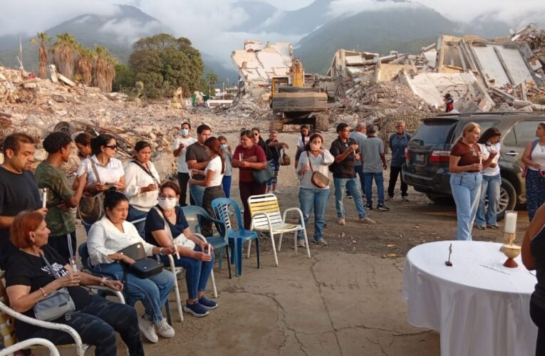 Misa por el descanso eterno de víctimas que vivían en Coral Mar