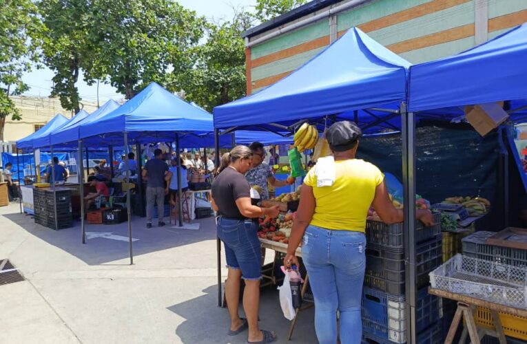 El Mercado Comunitario sí sigue funcionando pero en las afueras