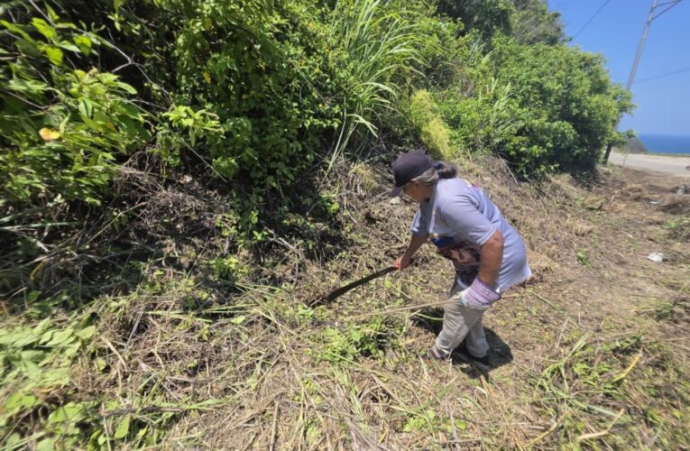 Obras Públicas mejora vía a La Costa