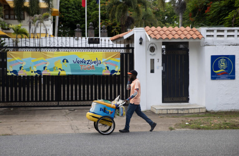 RD prepara reinicio de su consulado en Caracas