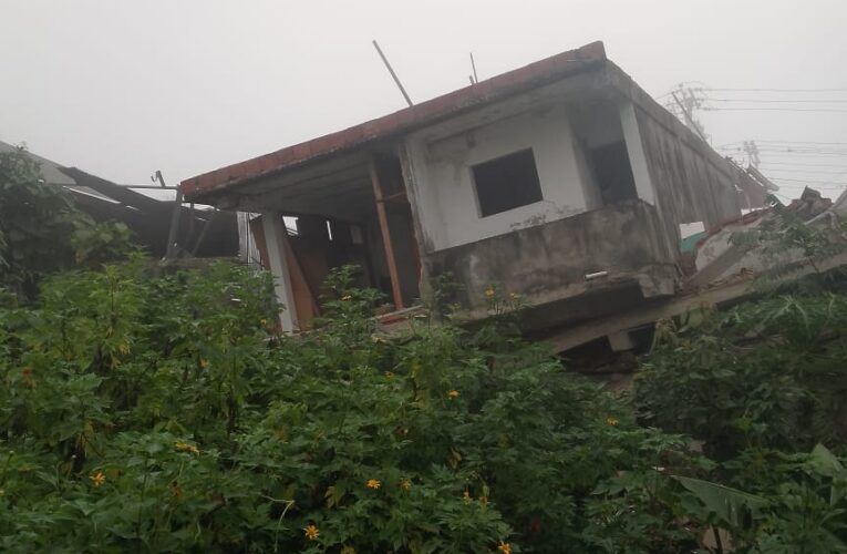 Casa colapsada es una amenaza y el Gobierno debe demolerla exigen vecinos