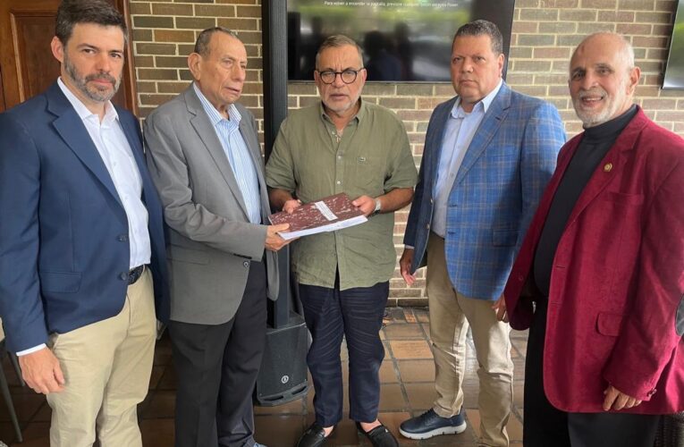 Exigen la reapertura de los diarios La Voz y La Región