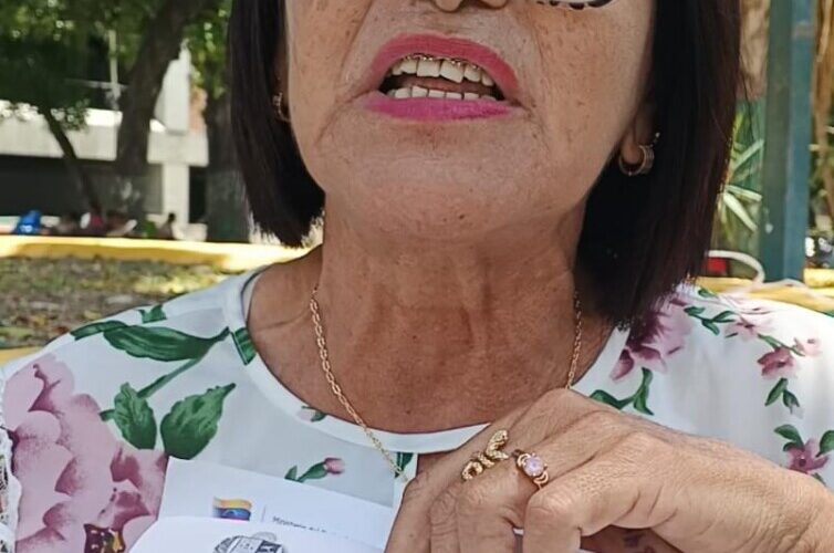Maestros no ven los $506 que dijo el ministro