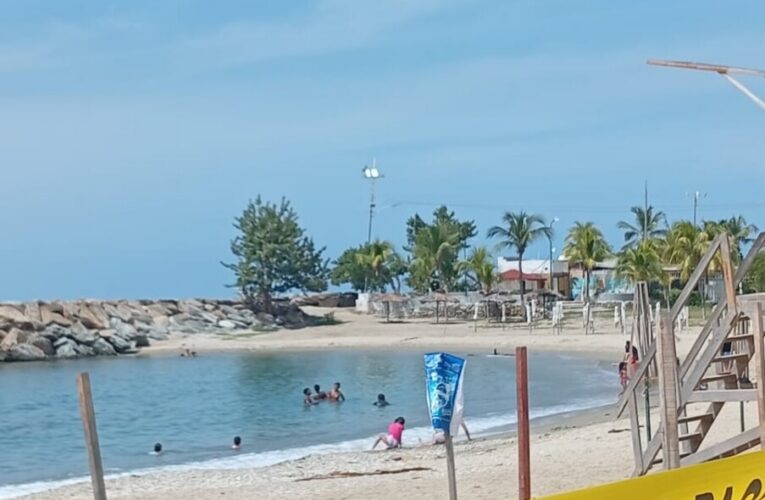 Los playeros quieren trabajar para supervivir