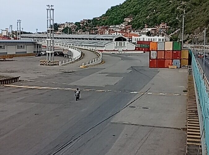 Prohíben dejar contenedores en el Puerto perjudicando a los transportistas