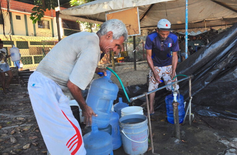 7 de cada 10 hogares reciben agua de forma precaria