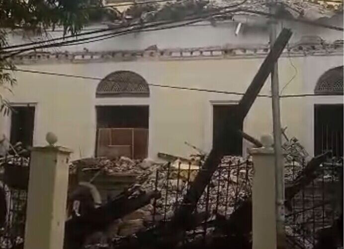 Cables de alta tensión pone en a transeúntes en Macuto
