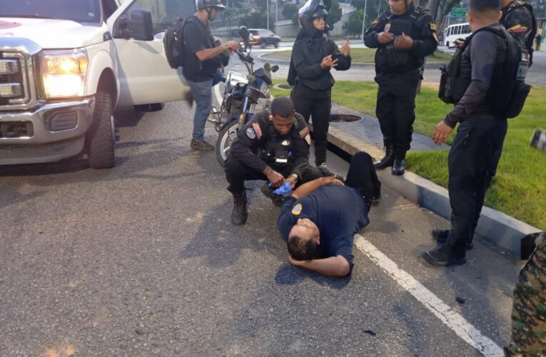 Funcionario del Cicpc derrapó en la Caracas-La Guaira