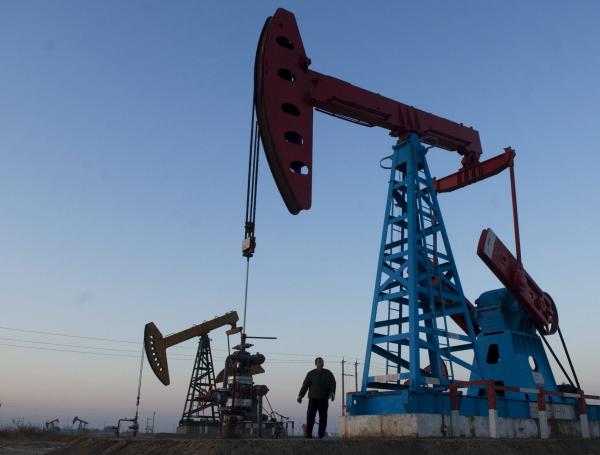 Bonanza petrolera no frena la devaluación del Bolívar