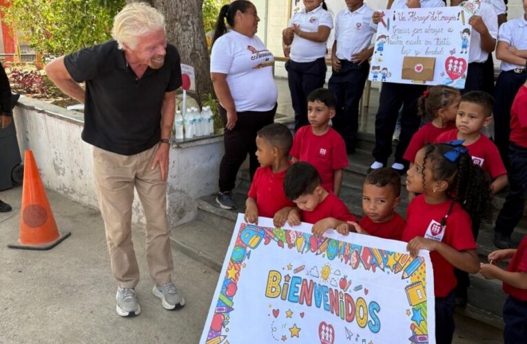 Multimillonario Richard Branson en La Guaira