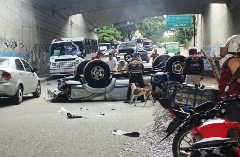 Vuelco mortal en la Cota Mil