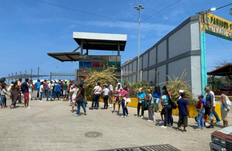 Kits de aseo movilizan pacientes en el terminal de Catia la Mar