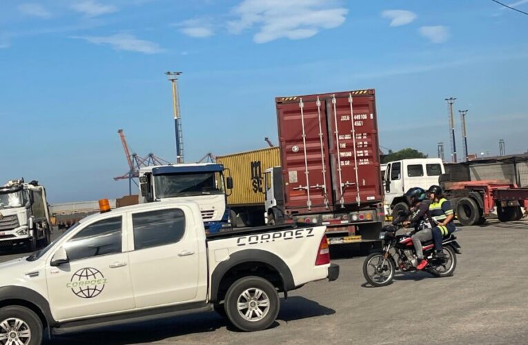 Fallas operativas causan retrasos en la salida de contenedores