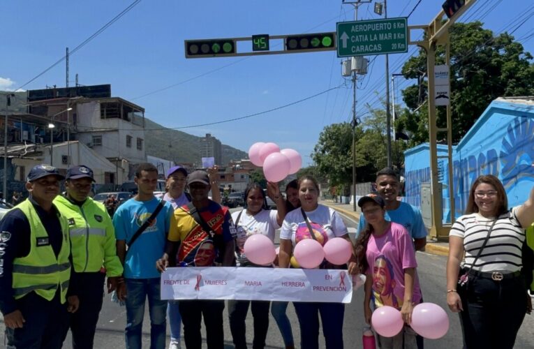 Toman el semáforo de calle Los Baños contra el cáncer de mama