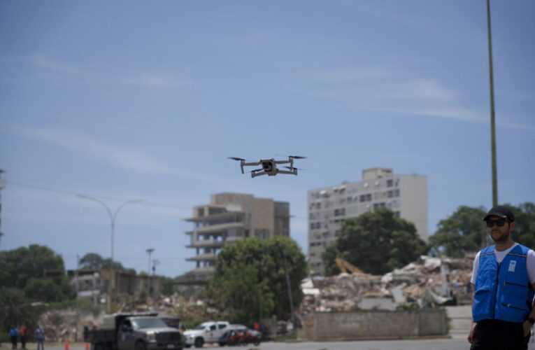 Utilizarán drones para despeje de escombros