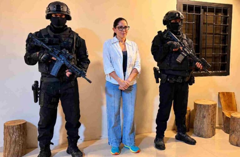 Policía de Ecuador detiene a la excandidata presidencial