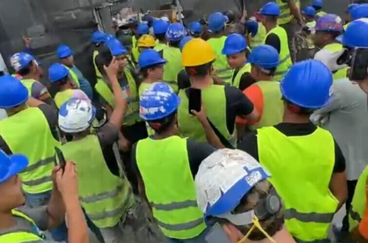 Protestan obreros del Aeropuerto